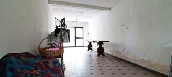 8 rooms House in Mezzana Bigli, Italy No. 89859 6