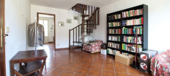 8 rooms House in Mezzana Bigli, Italy No. 89859 26
