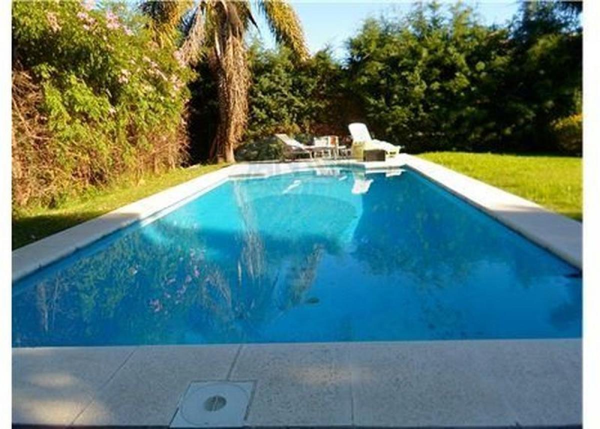 Дом с 4 спальнями в Пилар, Аргентина № 17540