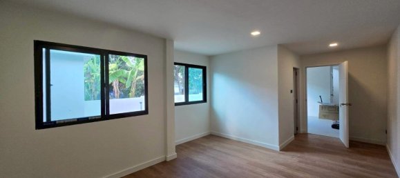 4 chambres Maison à Pathum Thani, Thailand No. 77992 6