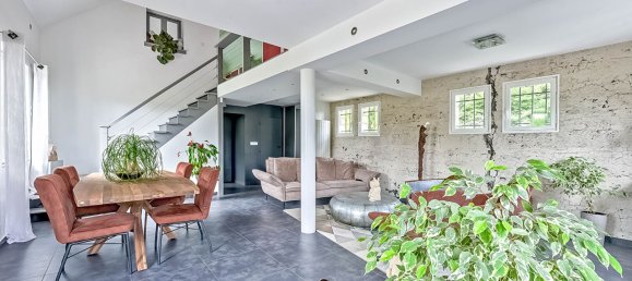 3 bedrooms House in Frepillon, France No. 320462 3