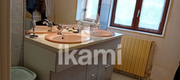 3 bedrooms House in Chabris, France No. 154222 7