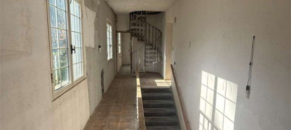 Дом с 8 комнатами в Алатри, Италия № 145065 32