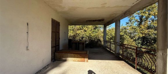 Дом с 8 комнатами в Алатри, Италия № 145065 37