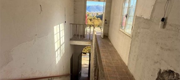 Дом с 8 комнатами в Алатри, Италия № 145065 25