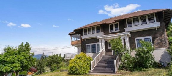 4 bedrooms House in British Columbia, Canada No. 196 8