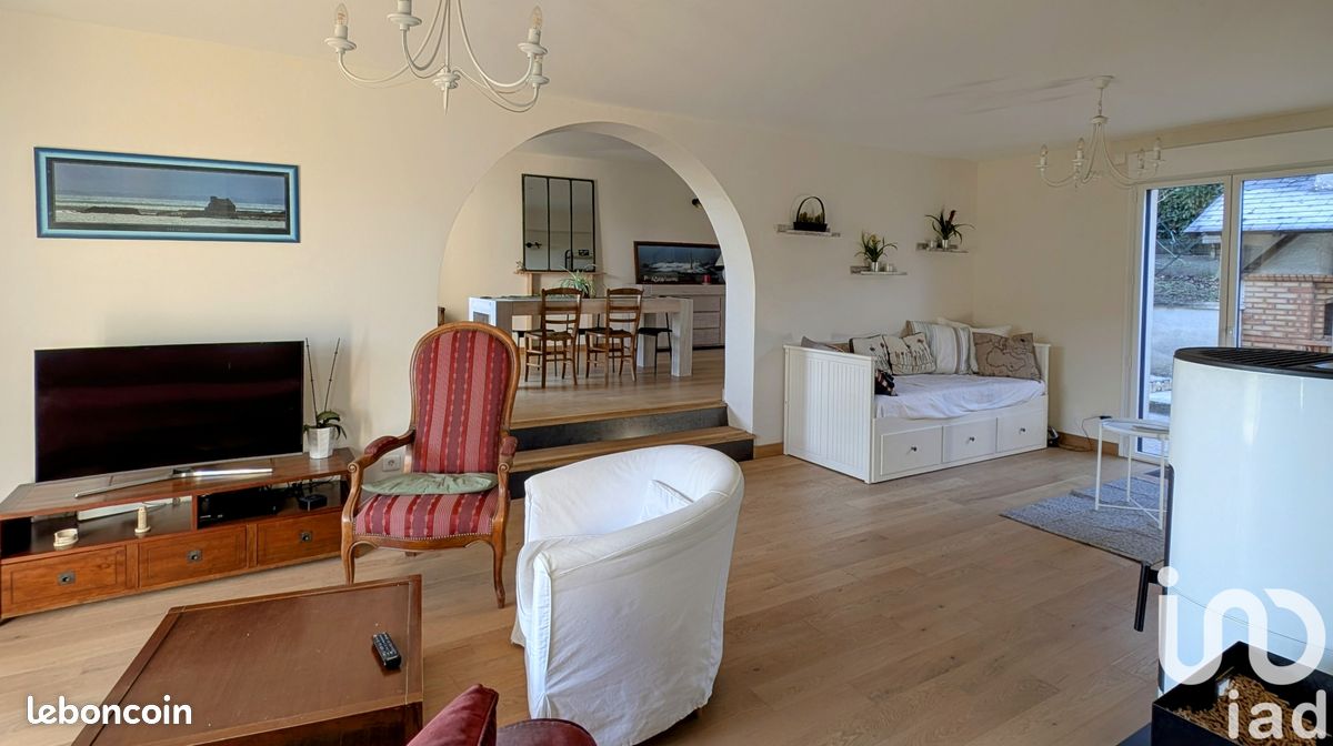 4 bedrooms House in Monnaie, France No. 153048