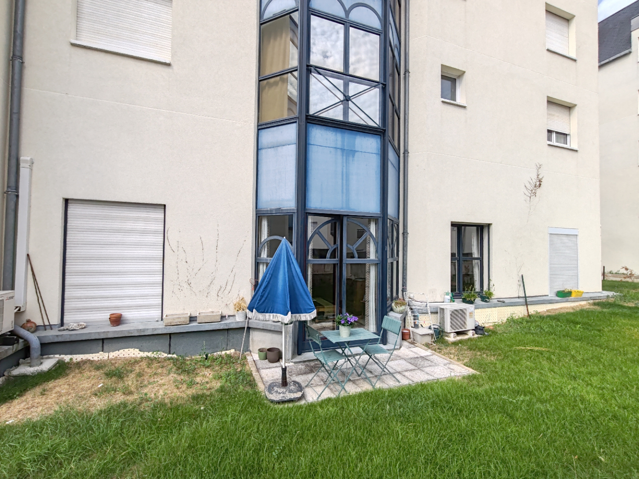 2-salle Appartement à Tours, France No. 282798