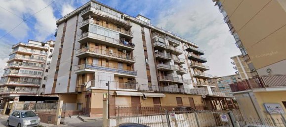 7 rooms Apartment in Palermo, Italy No. 43613 11