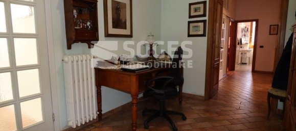 Квартира с 3 спальнями в Монтеварки, Италия № 215316 7