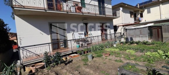 Квартира с 3 спальнями в Монтеварки, Италия № 215316 23