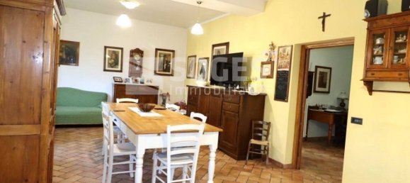 Квартира с 3 спальнями в Монтеварки, Италия № 215316 5