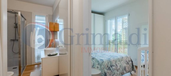 2 bedrooms Apartment in Milan, Italy No. 316369 10