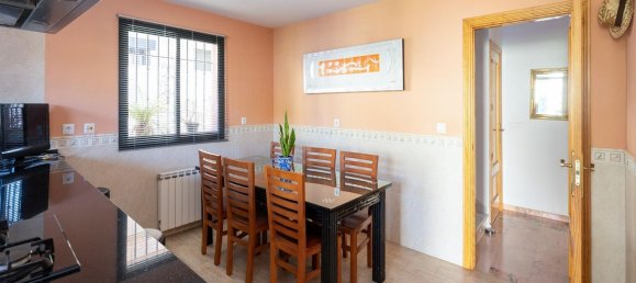 4 bedrooms House in Jun, Spain No. 94750 12