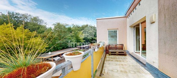 3 chambres Appartement à Lichtenberg, Germany No. 323687 2