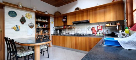 Вилла с 5 спальнями в Терни, Италия № 102038 4