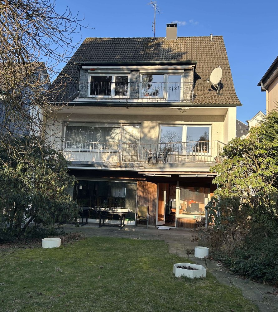 7 rooms House in Remscheid, Germany No. 257977