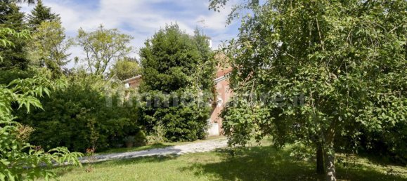 3 bedrooms Villa in San Donà di Piave, Italy No. 259311 2