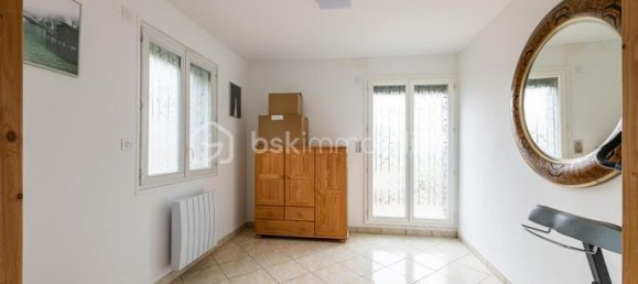 2 bedrooms House in Coubert, France No. 283525 7