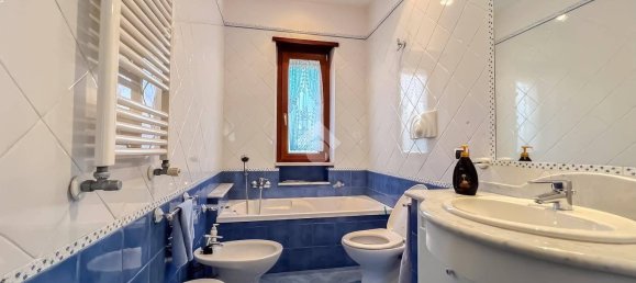 4 Schlafzimmer Wohnung in Formia, Italy, Nr. 266345 23
