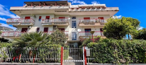 4 Schlafzimmer Wohnung in Formia, Italy, Nr. 266345 11