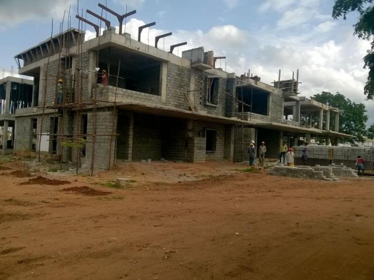 4 bedrooms House in Hyderabad, India No. 43411