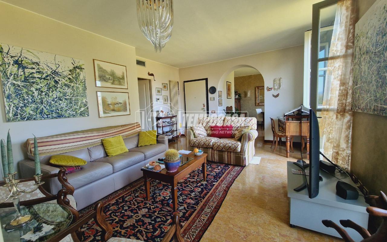 4 rooms Apartment in Lomagna, Italy No. 152486