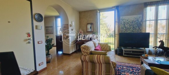 4 rooms Apartment in Lomagna, Italy No. 152486 3