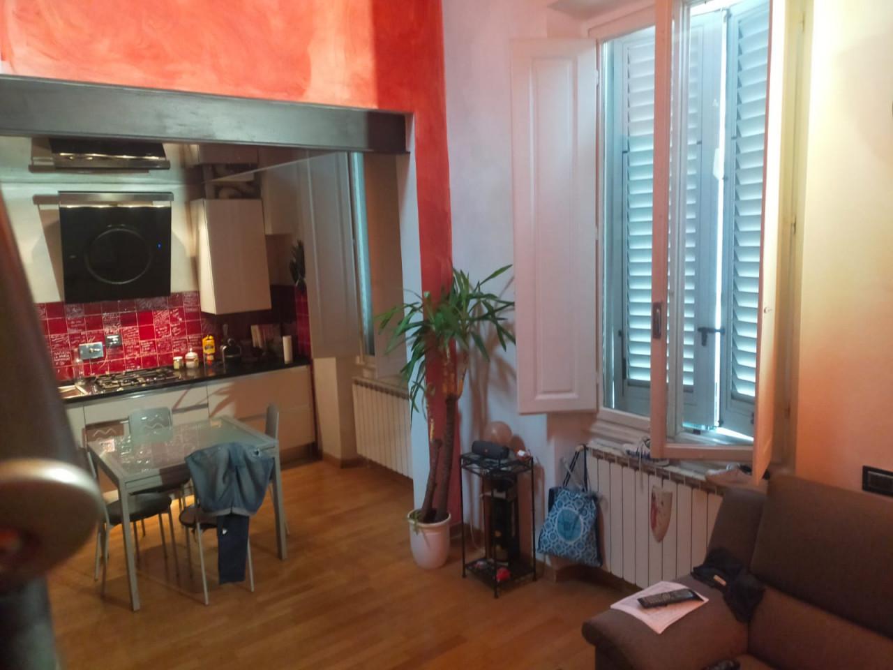Apartamento de 3 habitaciónes en Florence, Italy No. 32983