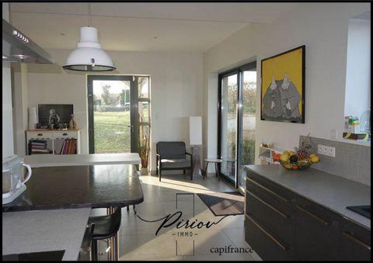 Casa de 4 dormitorios en Saumur, France No. 26495