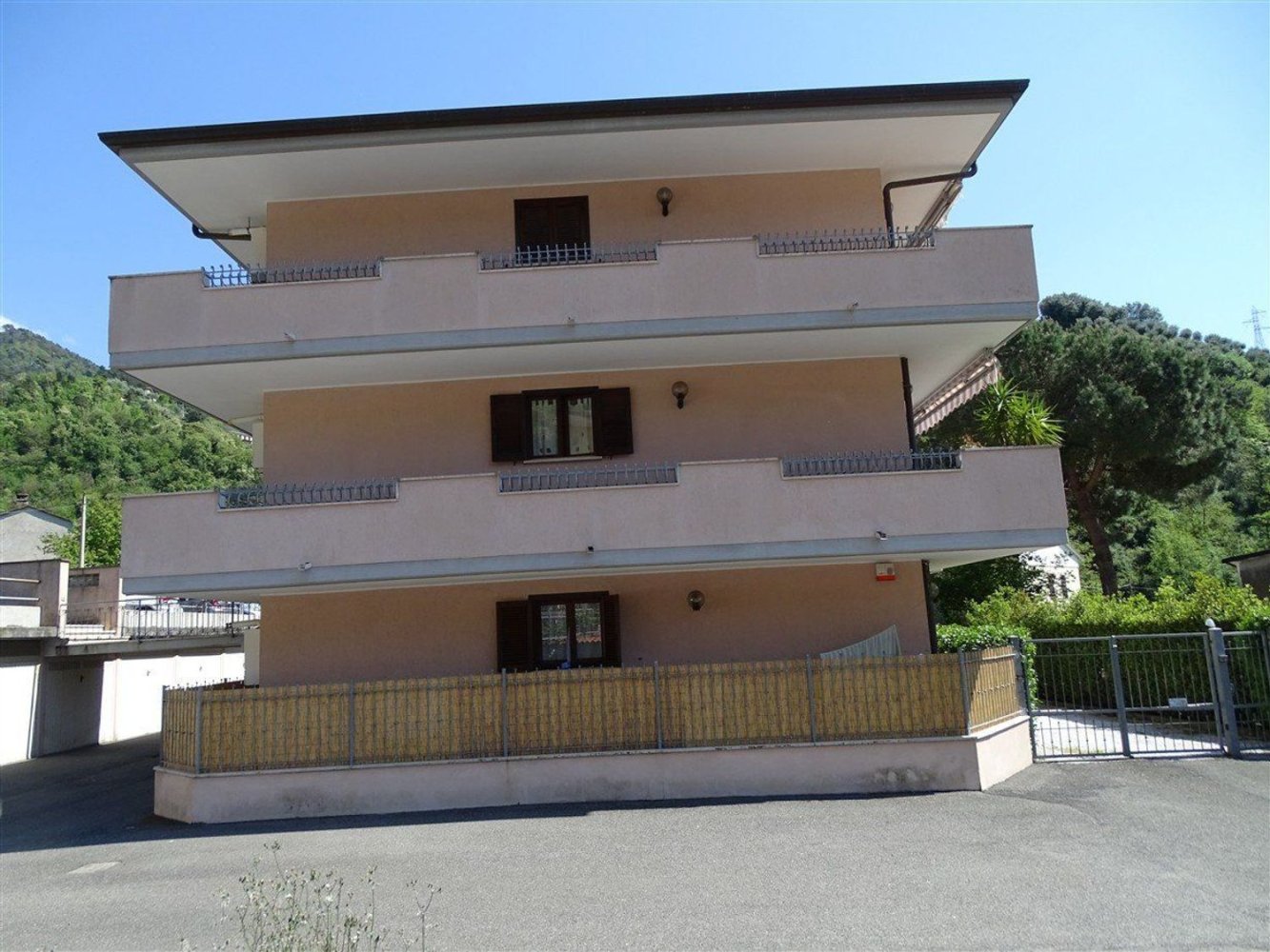 3 bedrooms Apartment in Montignoso, Italy No. 316755