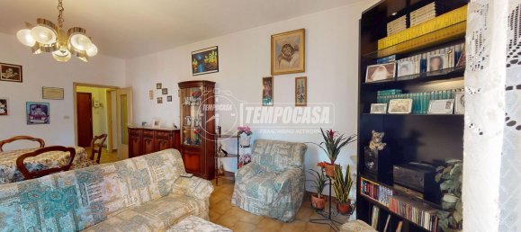 4-salle Appartement à Cinisello Balsamo, Italy No. 10536 6