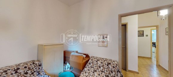 4-salle Appartement à Cinisello Balsamo, Italy No. 10536 12
