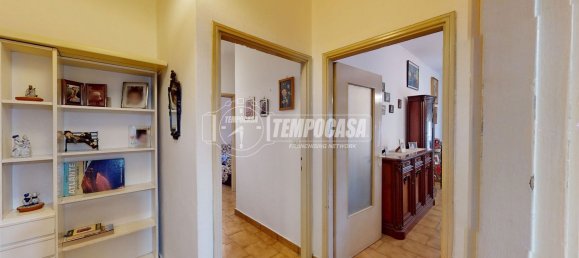 4-salle Appartement à Cinisello Balsamo, Italy No. 10536 3