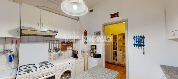 4-salle Appartement à Cinisello Balsamo, Italy No. 10536 25
