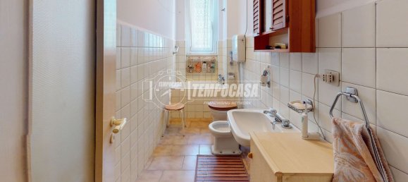 4-salle Appartement à Cinisello Balsamo, Italy No. 10536 17