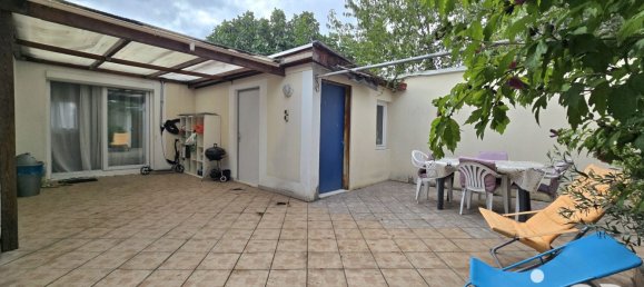 3 bedrooms House in Charge, France No. 326897 10