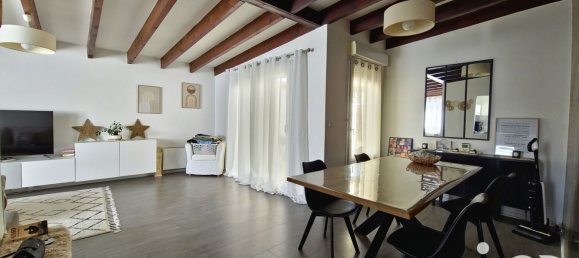 3 bedrooms House in Charge, France No. 326897 4