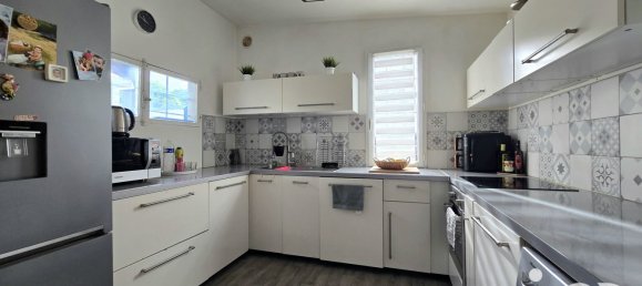 3 bedrooms House in Charge, France No. 326897 9