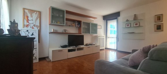 Квартира с 3 комнатами в Гаджано, Италия № 263947 2