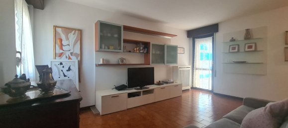 Квартира с 3 комнатами в Гаджано, Италия № 263947 11