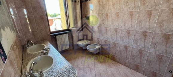 4 bedrooms Villa in Sant'Angelo Lodigiano, Italy No. 378481 18