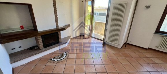 4 bedrooms Villa in Sant'Angelo Lodigiano, Italy No. 378481 4