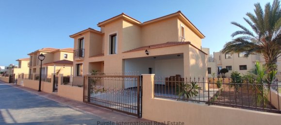 4 bedrooms Villa in Chloraka, Cyprus No. 5724 9