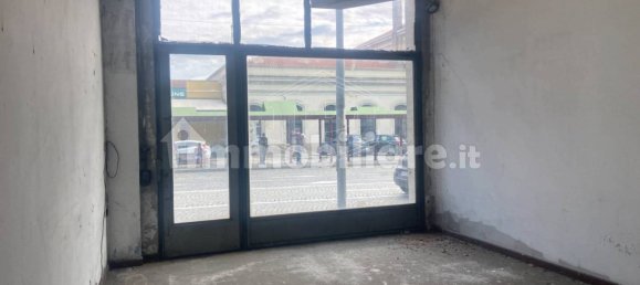 1-salle Propriété commerciale à Ivrea, Italy No. 259803 14