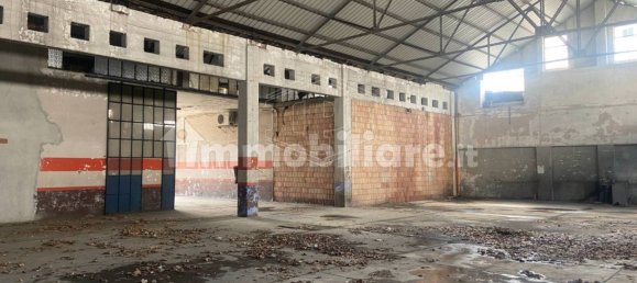 1-salle Propriété commerciale à Ivrea, Italy No. 259803 9