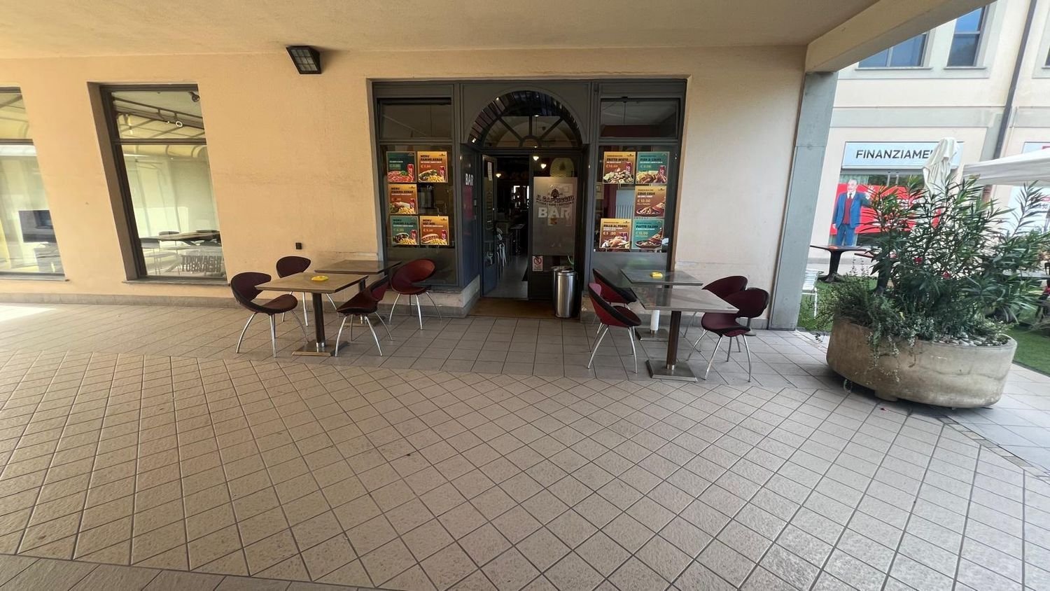 120m² Warehouse in Cernusco Lombardone, Italy No. 253894