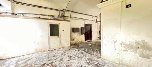 2 bedrooms Apartment in Naples, Italy No. 18925 15