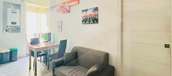 2 bedrooms Apartment in Naples, Italy No. 18925 13