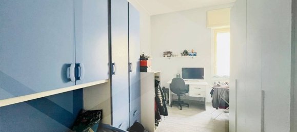 2 bedrooms Apartment in Naples, Italy No. 18925 11